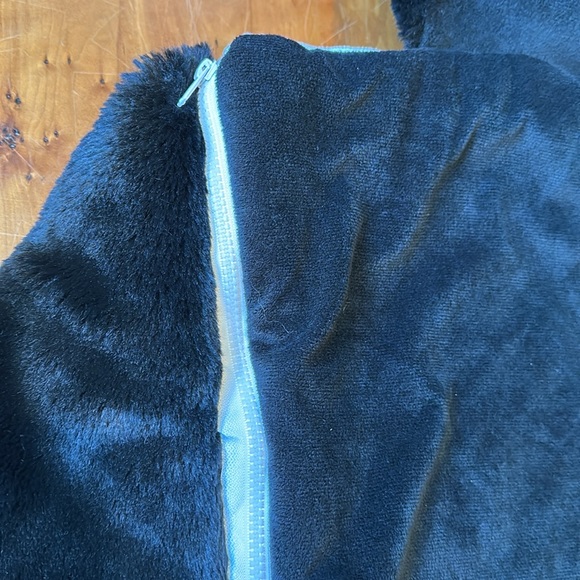 Penguin Sleeping bag soft velvet fabric with side zip for kids. - Picture 8 of 13